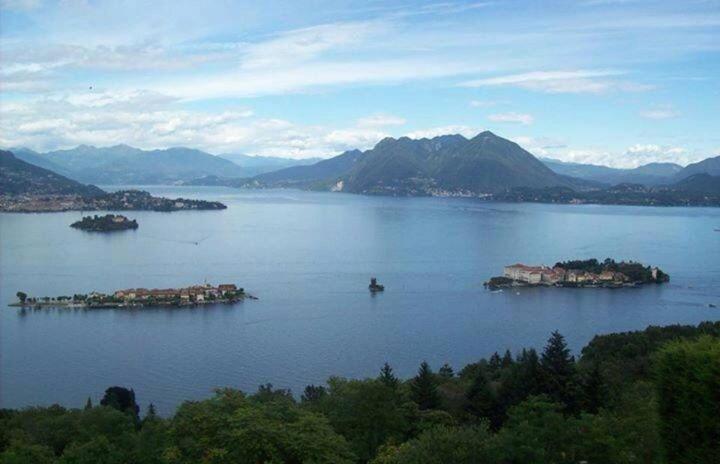 Residenza Le Camelie Lägenhet Oggebio Exteriör bild