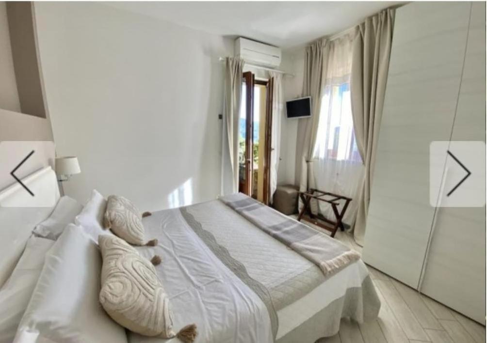 Residenza Le Camelie Lägenhet Oggebio Exteriör bild