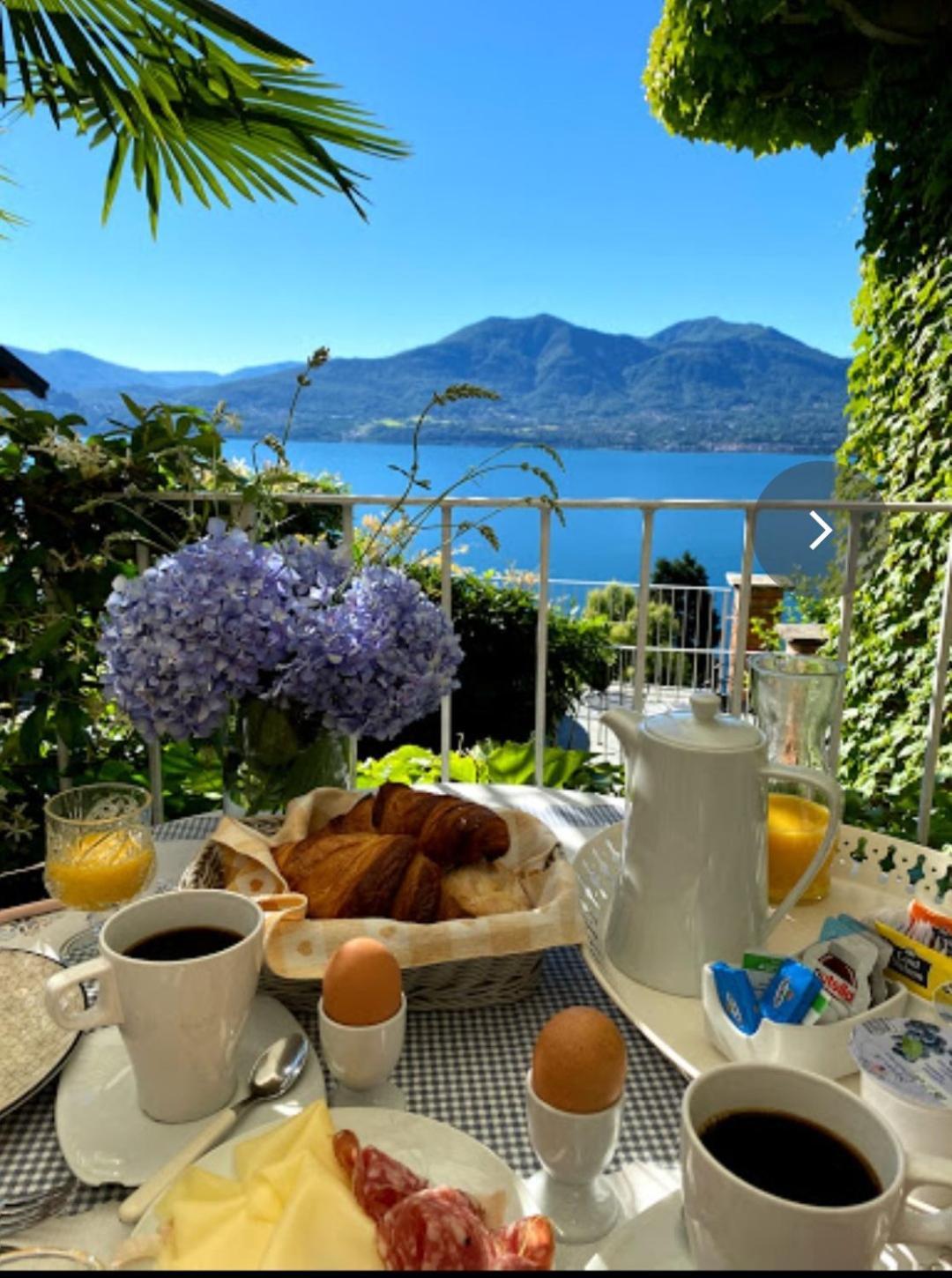 Residenza Le Camelie Lägenhet Oggebio Exteriör bild