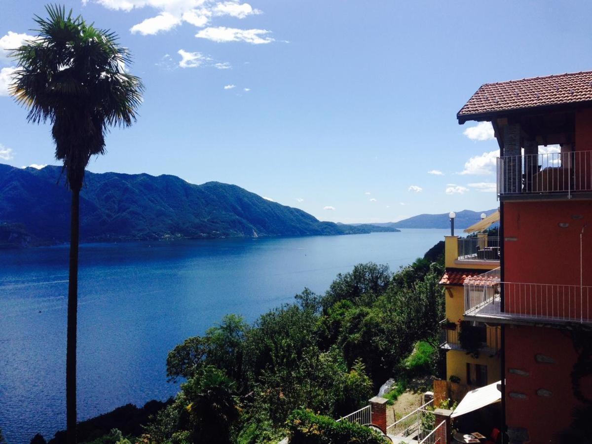 Residenza Le Camelie Lägenhet Oggebio Exteriör bild