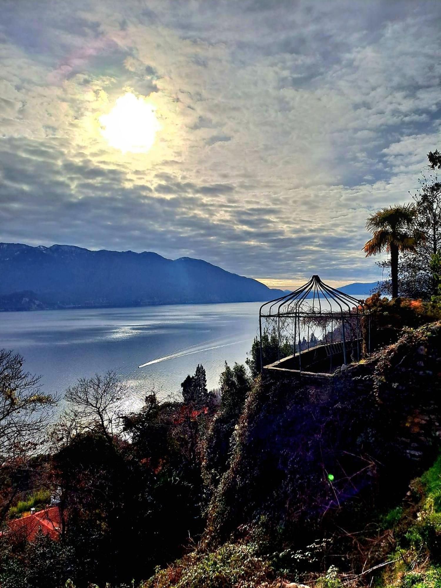 Residenza Le Camelie Lägenhet Oggebio Exteriör bild